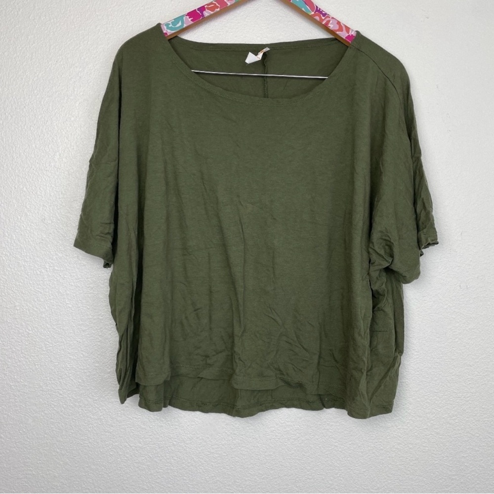 Lucy olive green boxy tee size XL // 2066